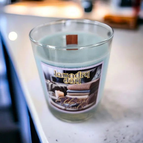 Laundry Day Wooden Wick Candle 13.5oz - Picture 2 of 3